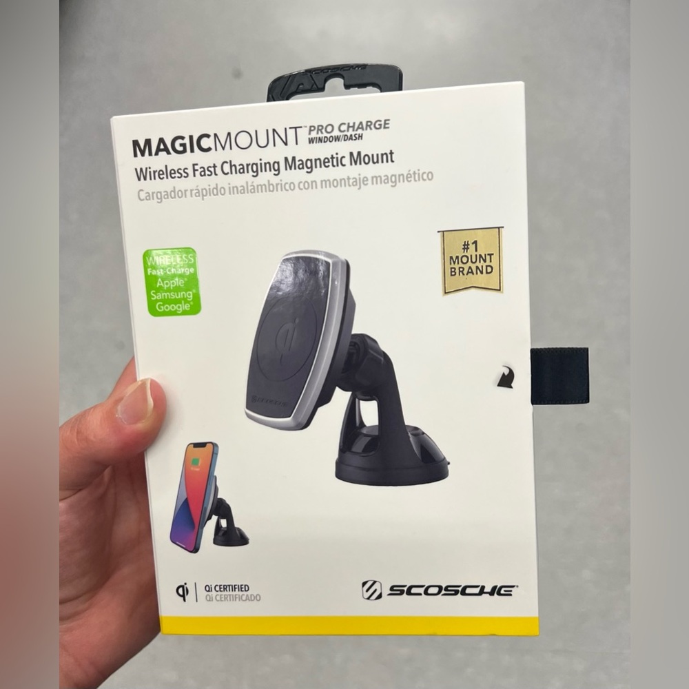 Brand New!! Scosche MagicMount Charging Magnetic Windshield/Dash Mount